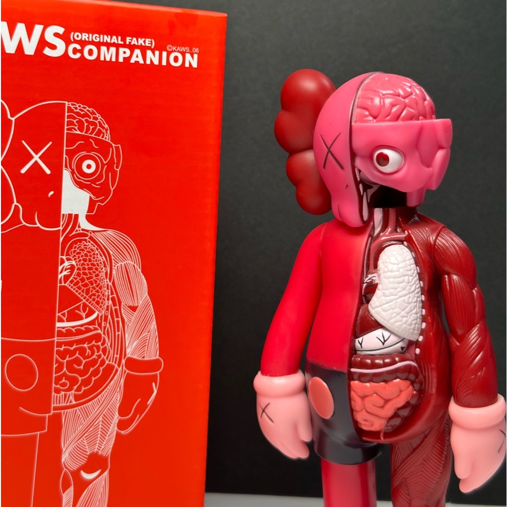 Kaws Figures - Picture 7 of 8